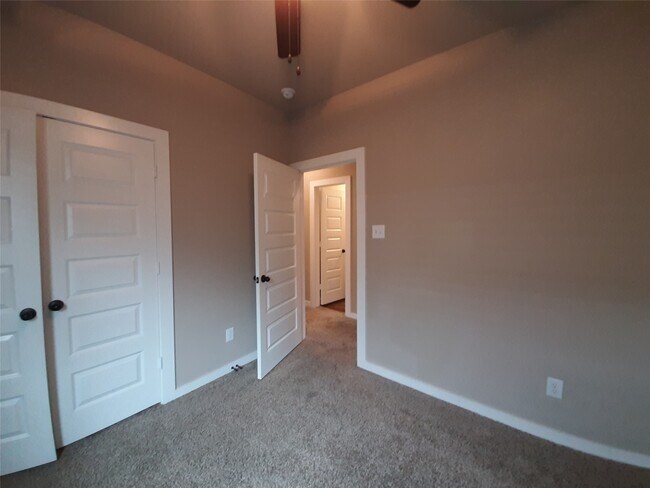 Foto del edificio - 9864 Grosbeak Ln