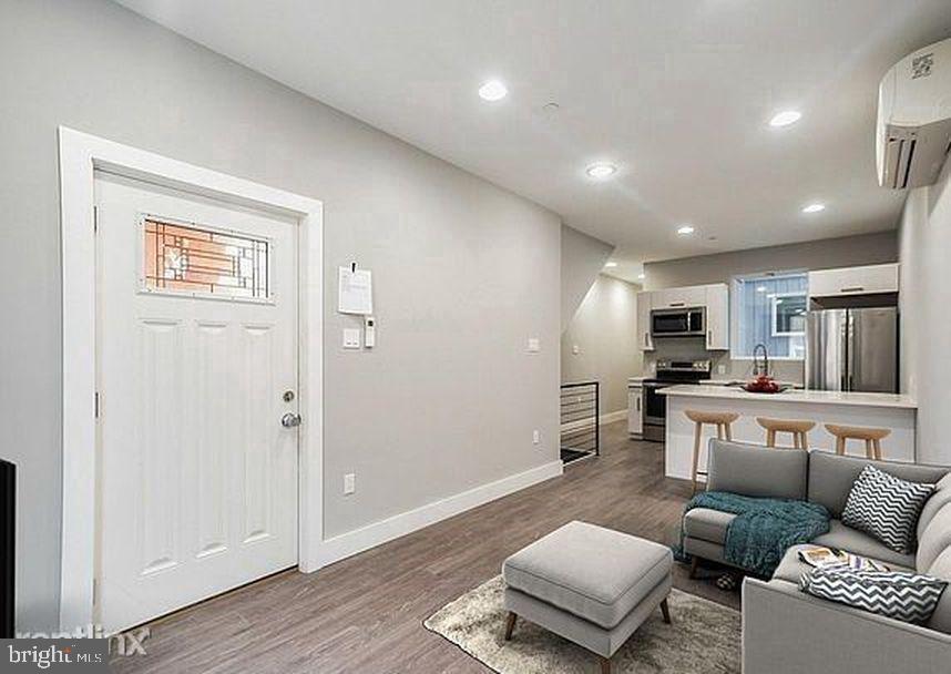 Foto principal - 1727 Ingersoll St