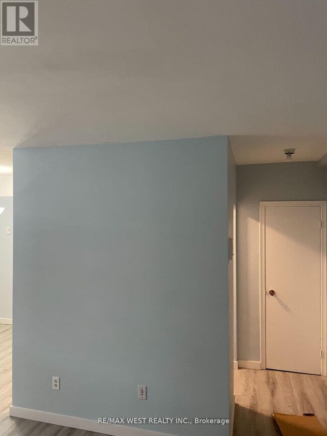 Photo du bâtiment - 2365 Marine Dr