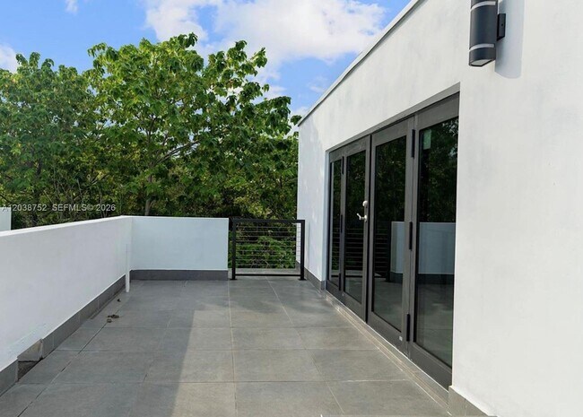 Foto del edificio - 3374 Perry Frow Dr