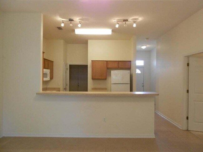 Building Photo - 713 N Park Blvd
