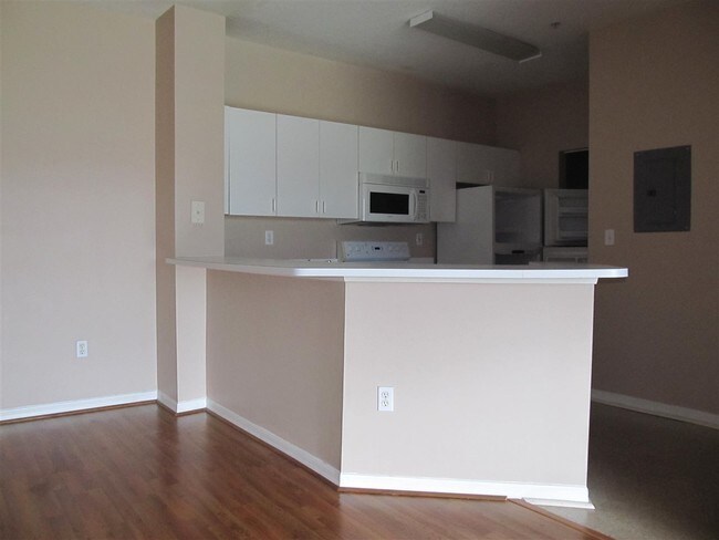 Building Photo - 560 Florida Club Blvd