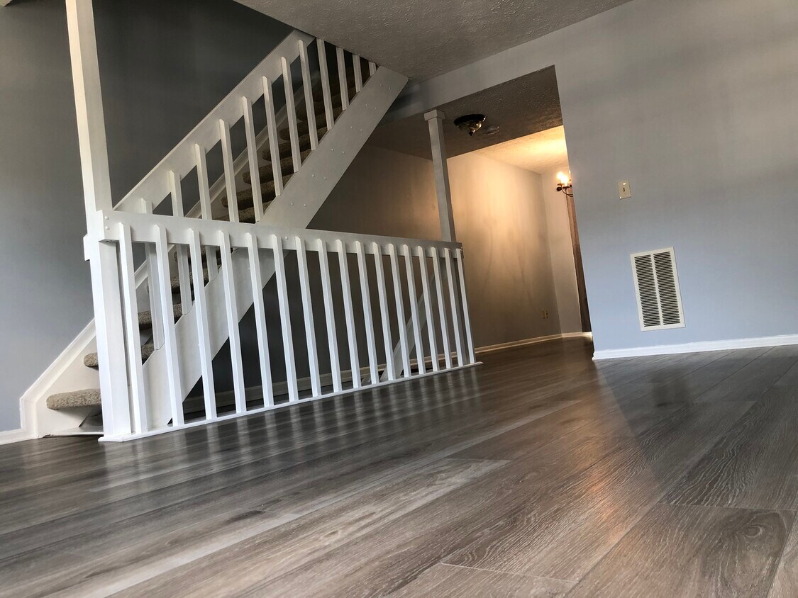 Foto principal - 1007 Syracuse Ln