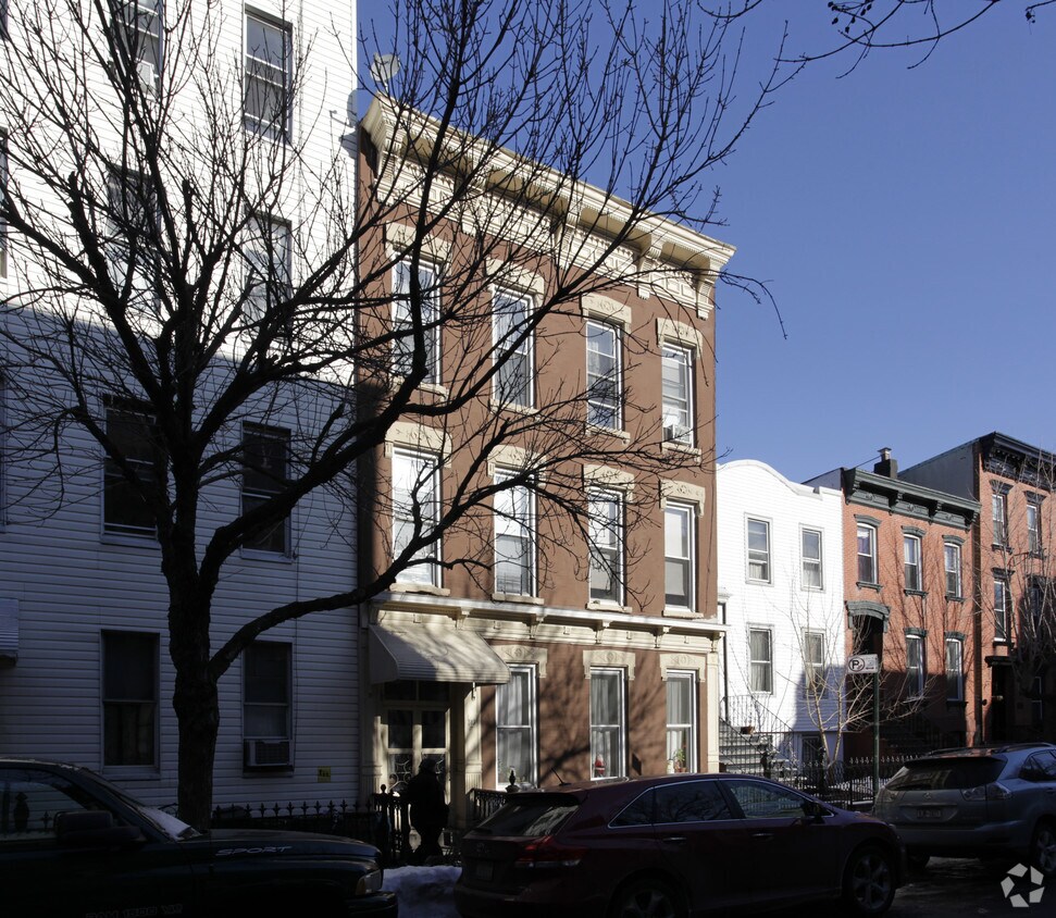 Primary Photo - 103 India St