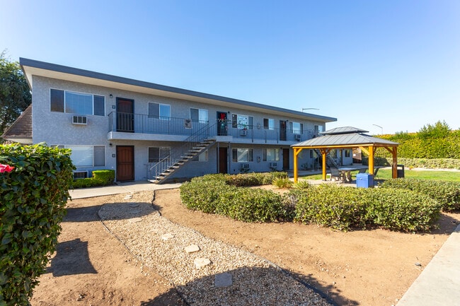 Building Photo - Oakdale Apartments