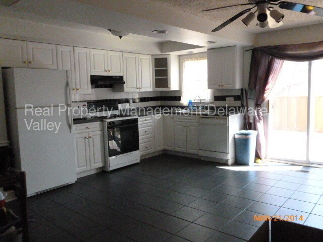 Foto del edificio - 719 Crescent Dr