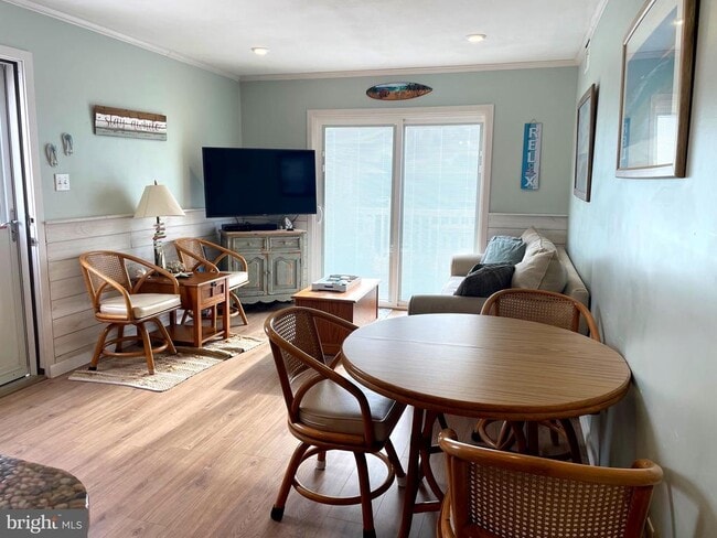 Foto del edificio - 117 Newport Bay Dr