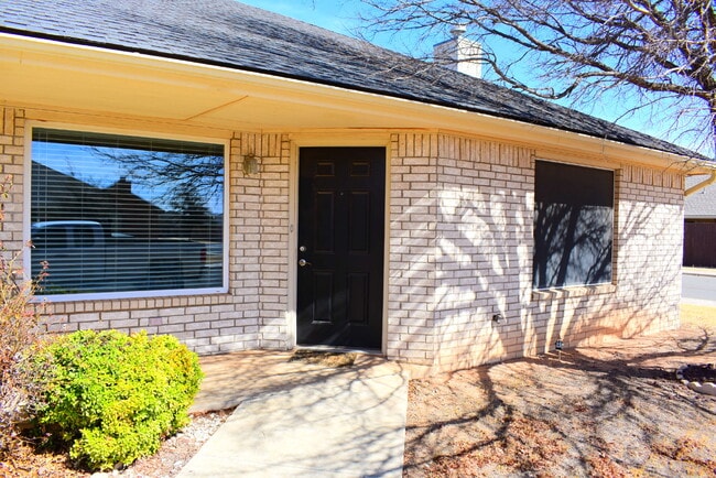 Building Photo - Beautiful duplex in Cooper School District!