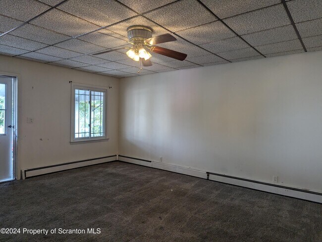 Building Photo - 947 Carmalt St