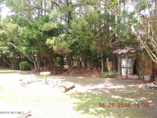 Foto del edificio - 303 Chastain Dr