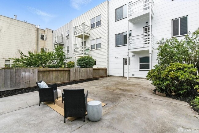 Building Photo - 1206 Funston Ave