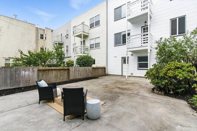 Foto del edificio - 1206 Funston Ave