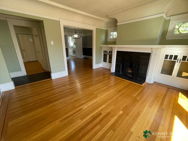 Foto del edificio - Spacious 2 Bedroom, 1 Bathroom Home in San...