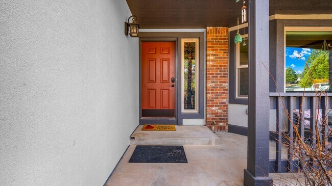 Foto del edificio - 15390 Paddington Cir