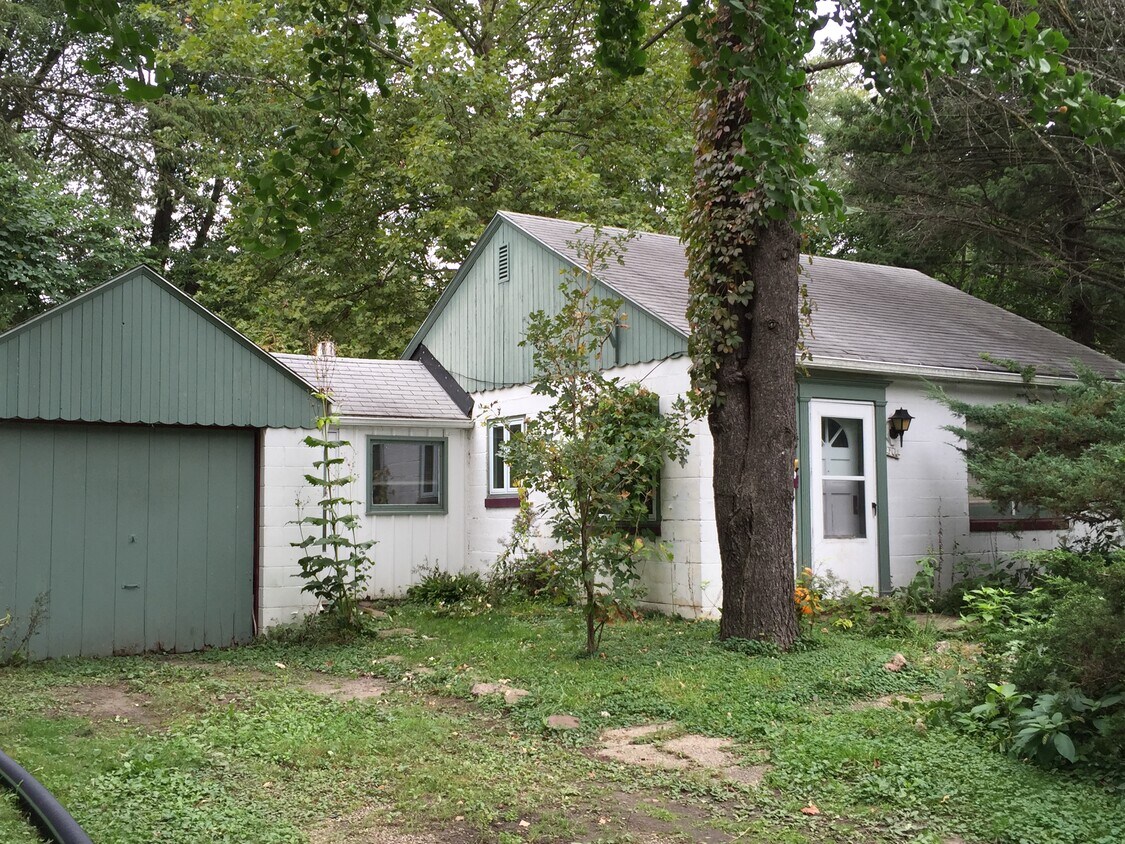 Primary Photo - 1111 Iowa Ave