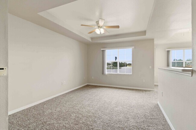 Building Photo - 1020 Villagio Cir