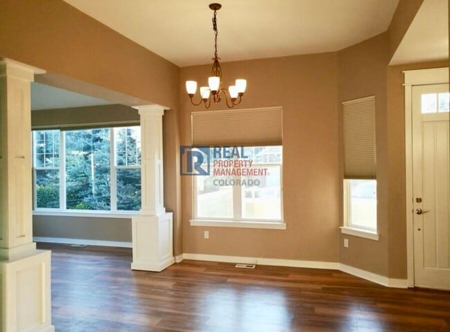 Building Photo - 2550 Winding River Dr