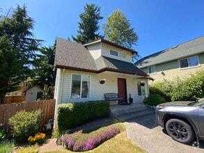 Building Photo - 1125 Fruitland Dr