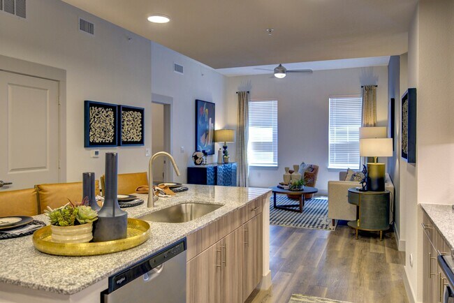 Foto del edificio - 1301 Parker Ln