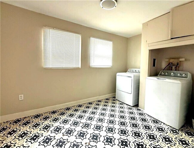 Foto del edificio - 1449 Lynford Dr SW