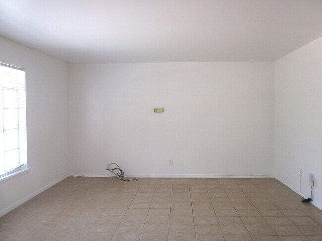 Building Photo - 6312 Fiesta Dr