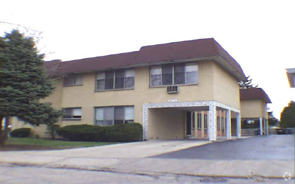 Primary Photo - 5949-5951 N Odell Ave