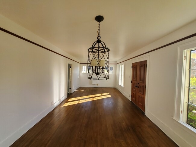 Building Photo - 2666 Cimarron St