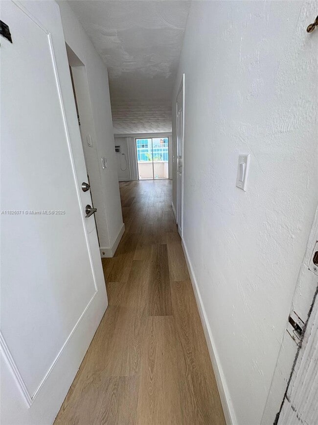 Foto del edificio - 505 NE 30th St