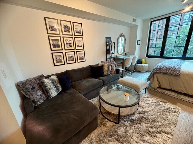 Foto del edificio - 1425 Hudson St