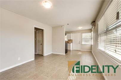 Building Photo - 115 Arbor St