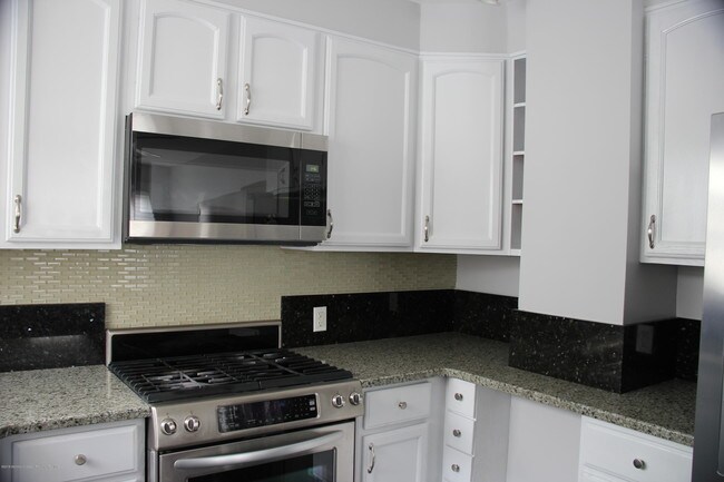 Foto del edificio - 768 Shaler Blvd