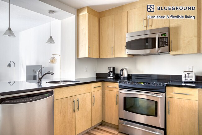 Building Photo - 425 Massachusetts Ave NW