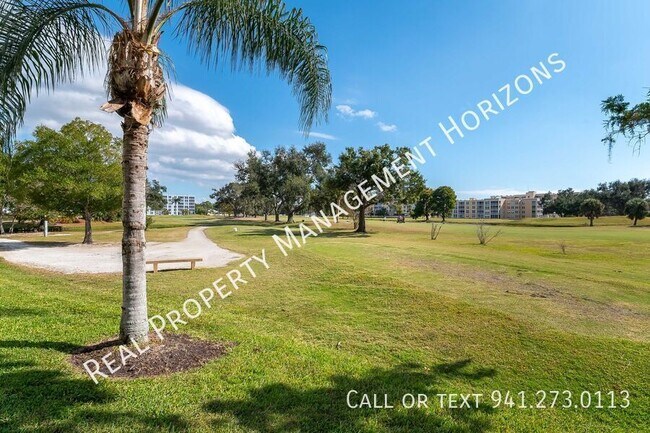 Foto del edificio - 3750 Pinebrook Cir