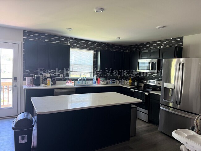 Foto del edificio - 25600 Linda Gale Ct