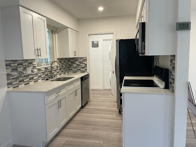 Foto del edificio - 800 N 58th Ave