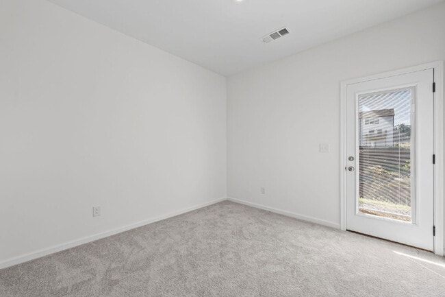 Foto del edificio - 2730 Harrison Dr