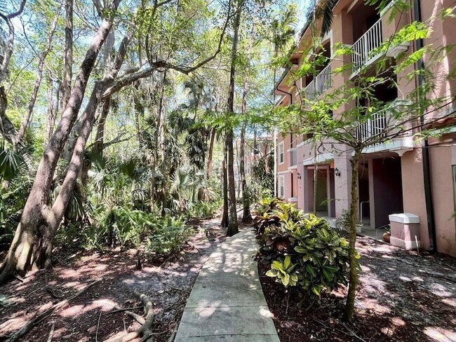 Foto del edificio - 6812 W Sample Rd