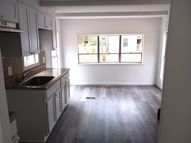 Foto del edificio - Two Bedroom Mobile home on Large Lot!