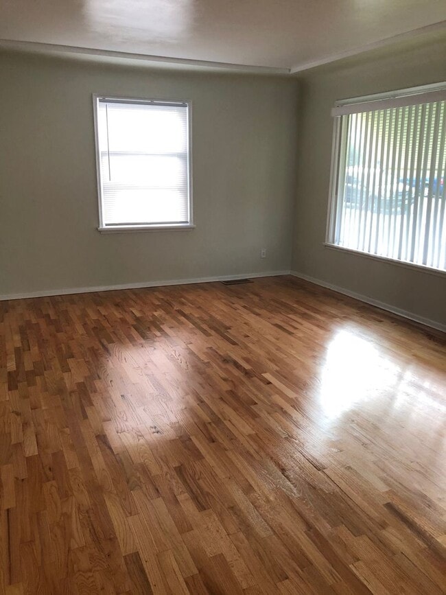 Foto del edificio - Home in Bremerton.