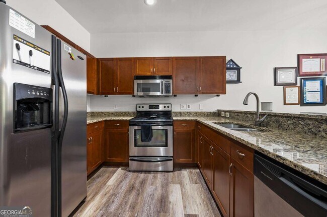 Foto del edificio - 870 Mayson Turner Rd NW