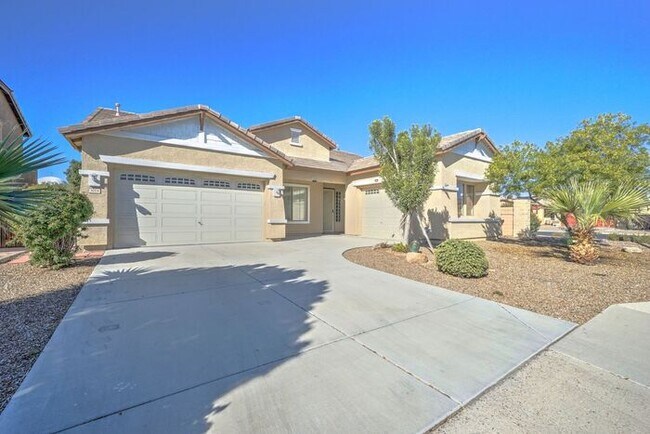 Foto del edificio - READY TO VIEW NOW! Remodeled-Huge 5 Bedroo...