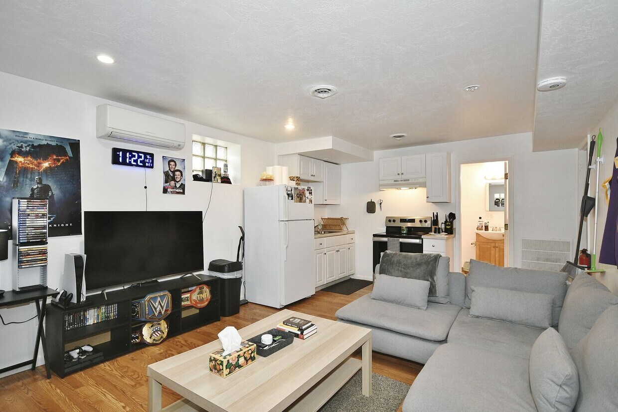 Foto principal - 2102 West St