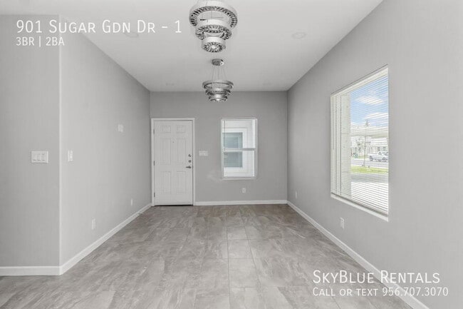 Building Photo - 901 Sugar Gdn Dr
