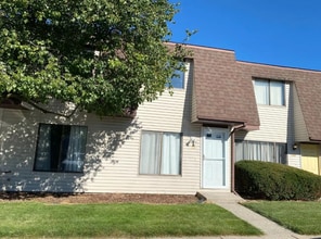 Building Photo - 6050 Delaware Dr