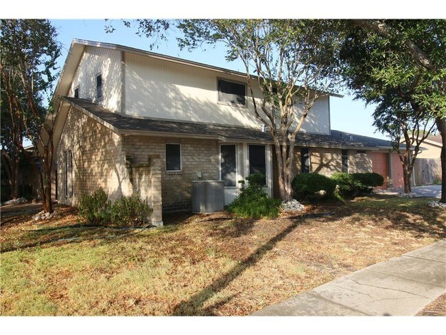Building Photo - 2450 Scotch Moss Dr