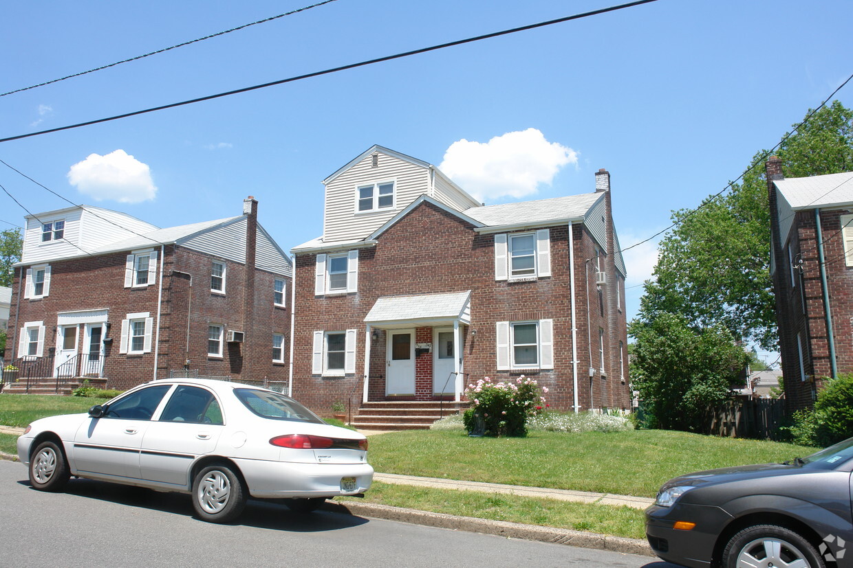 Foto del edificio - 338-340 Meredith St