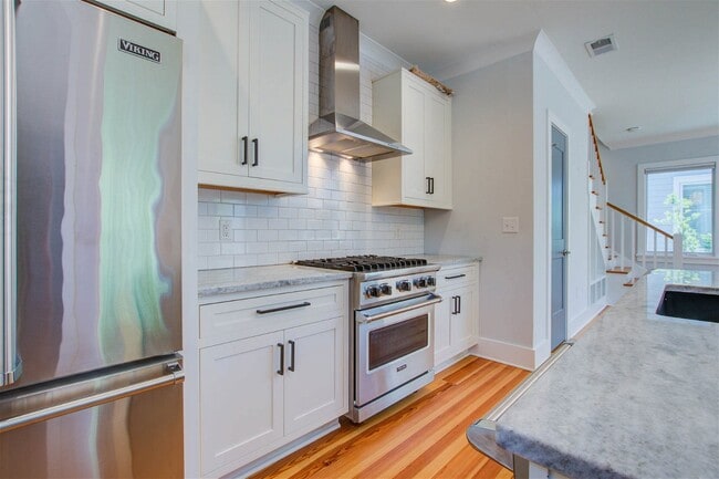 Building Photo - 21 Charlotte Street Apt #D, Charleston, SC...