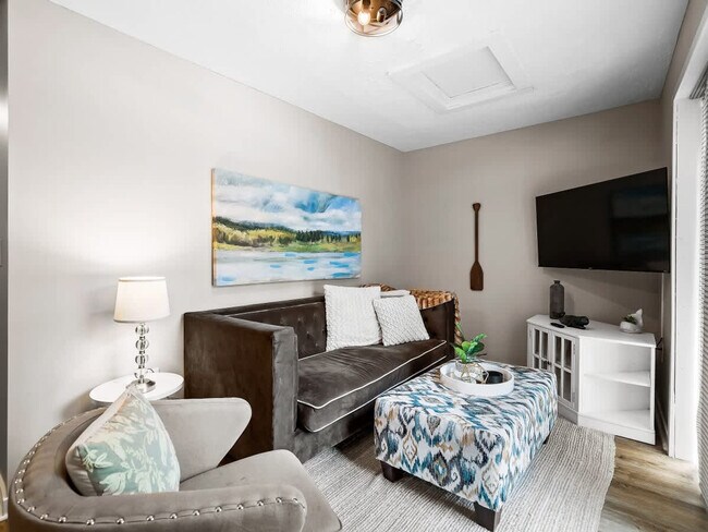 Foto del edificio - 7525 Lake Rd E