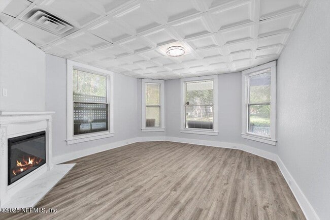 Building Photo - 2150 Park St
