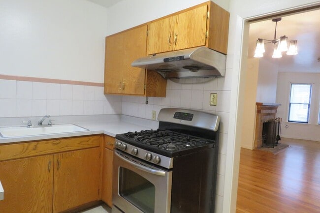 Foto del edificio - Cow Hollow - 2 Bedroom Flat